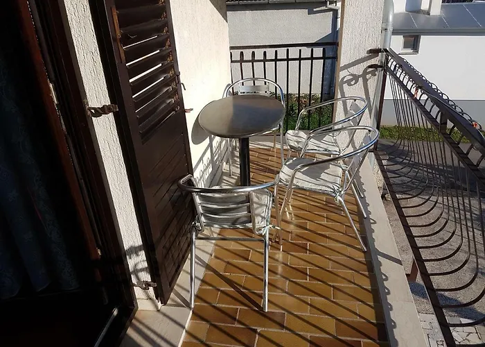 Zova Pensionat 3*
